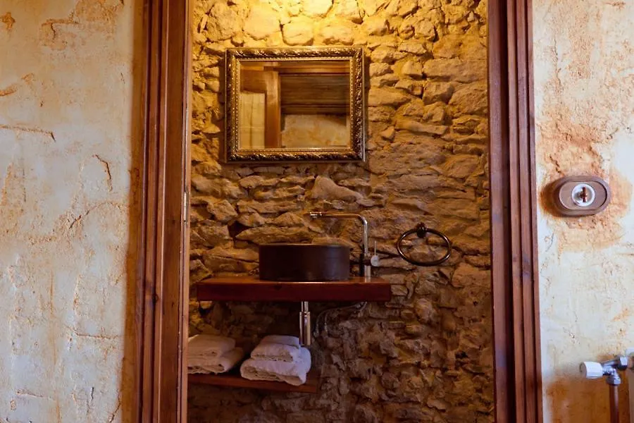 Country house Cal Llengot Guest House Capolat