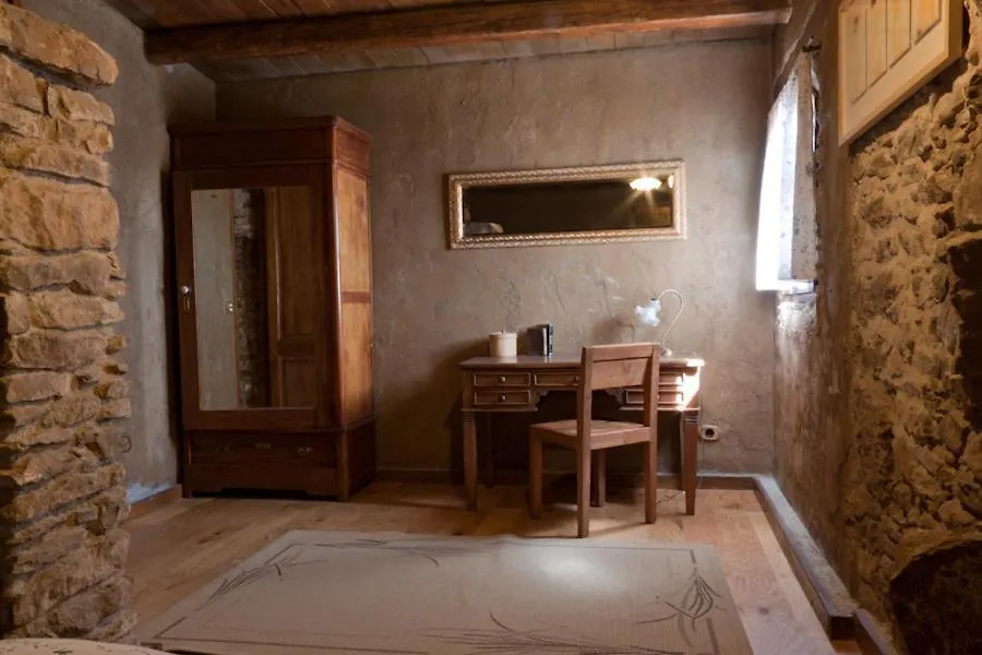 Country house Cal Llengot Guest House Capolat