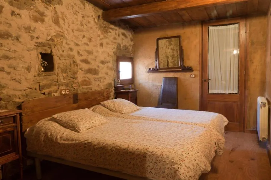 Country house Cal Llengot Guest House Capolat