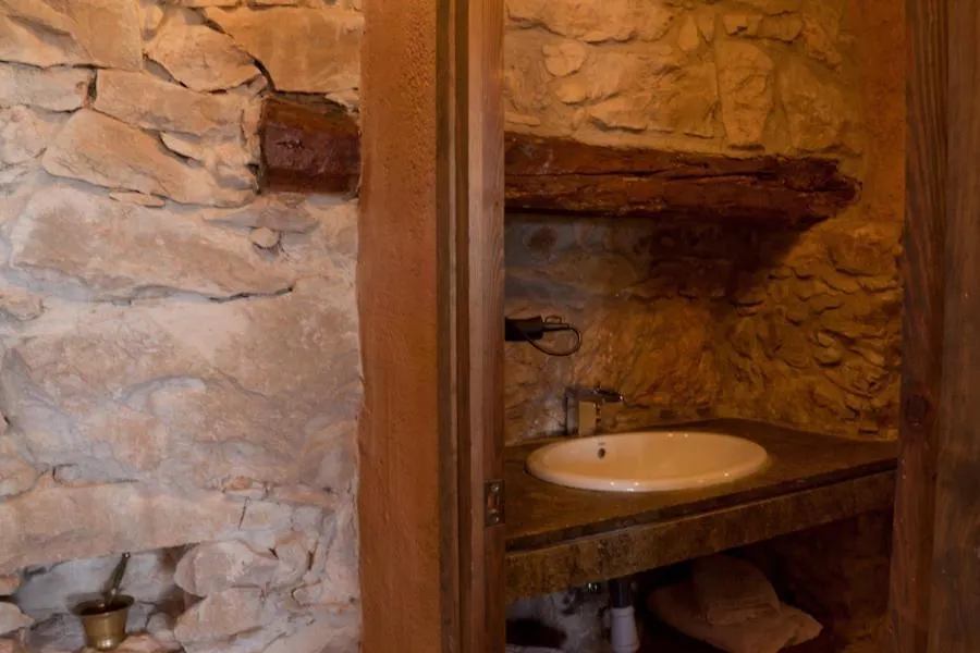 Country house Cal Llengot Guest House Capolat Spain